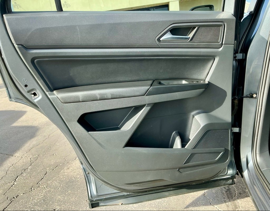 Used 2020 Volkswagen Atlas Cross Sport SE w/ Towing Package image 31