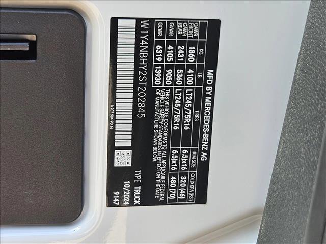 Used 2025 Mercedes-Benz Sprinter 2500 image 16