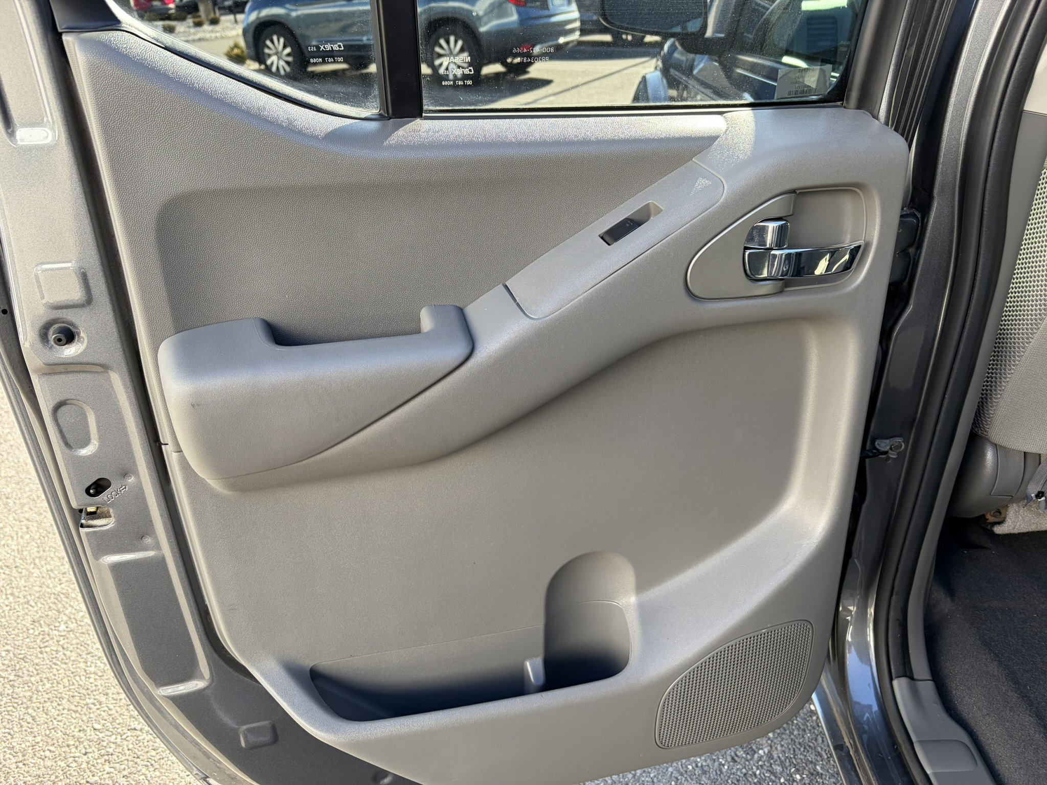Used 2019 Nissan Frontier SV image 27