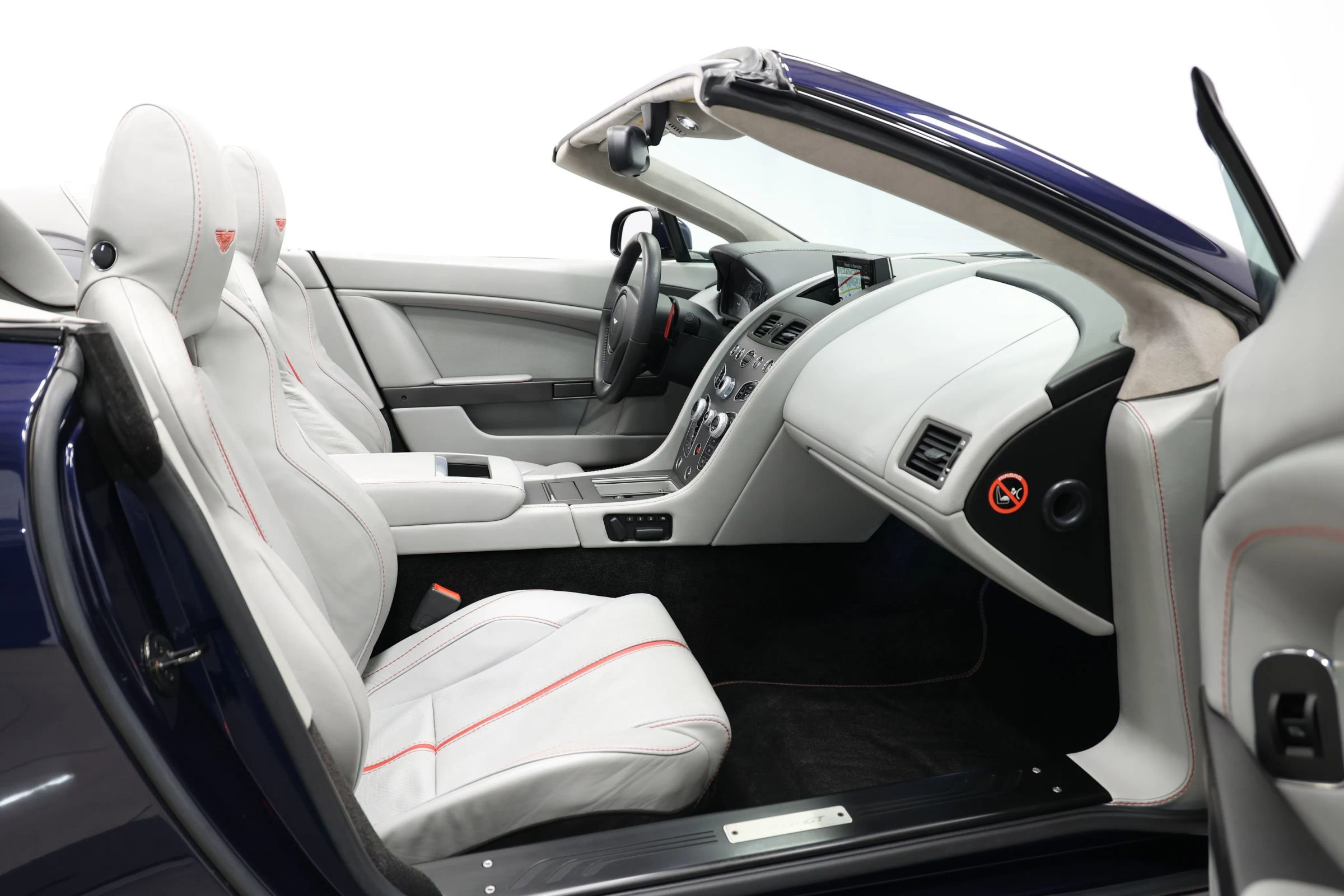 Used 2016 Aston Martin V8 Vantage GT RWD image 62