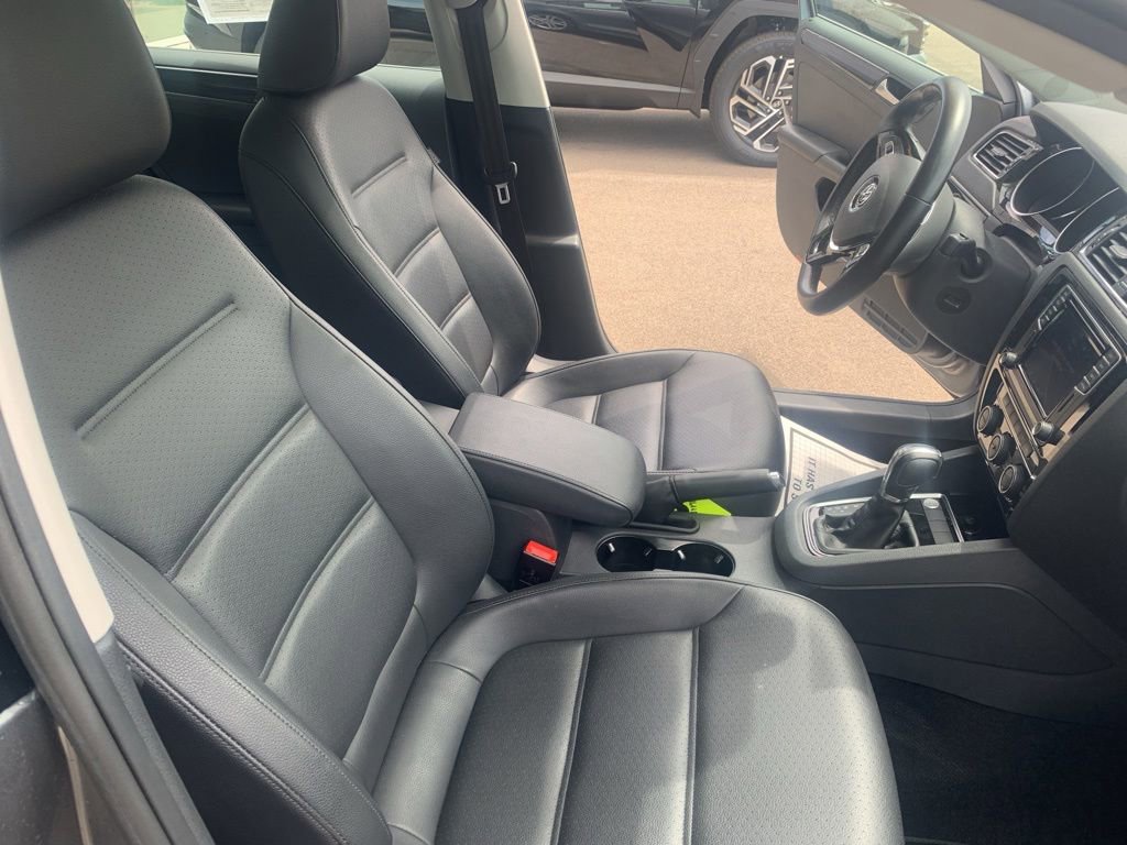 Used 2017 Volkswagen Jetta SEL FWD image 13