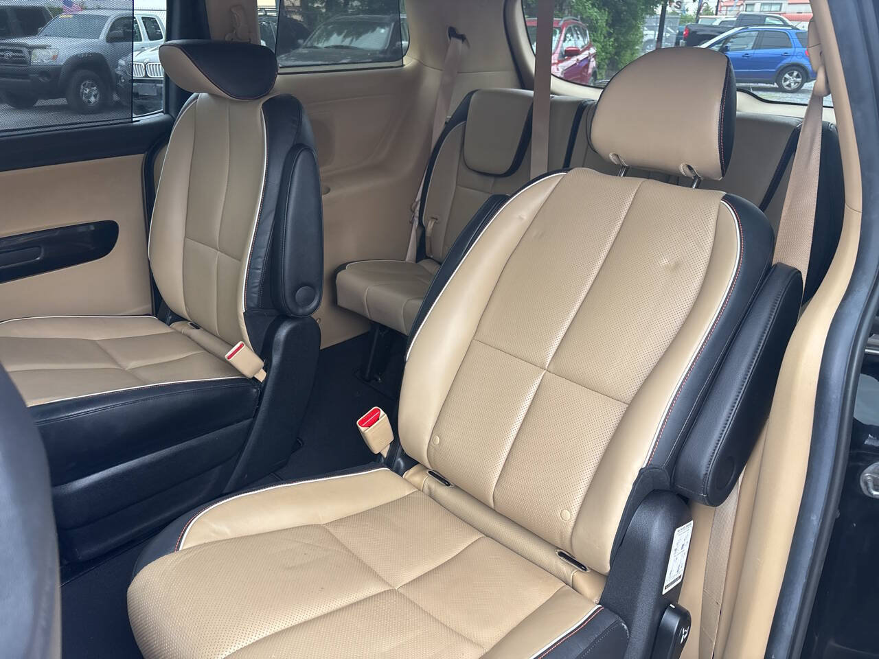 Used 2015 Kia Sedona SX FWD image 24