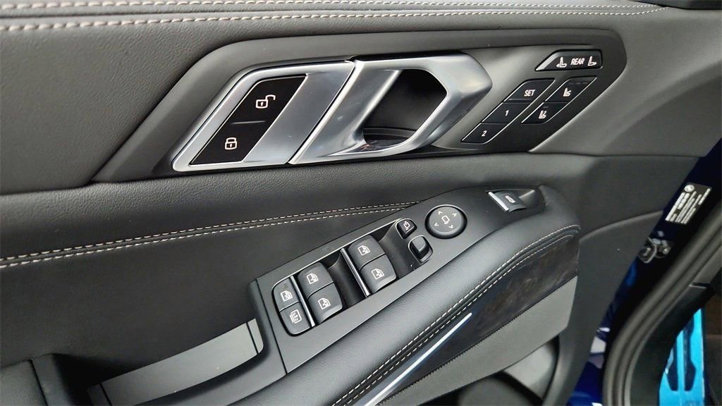 New 2026 BMW X7 M60i image 13