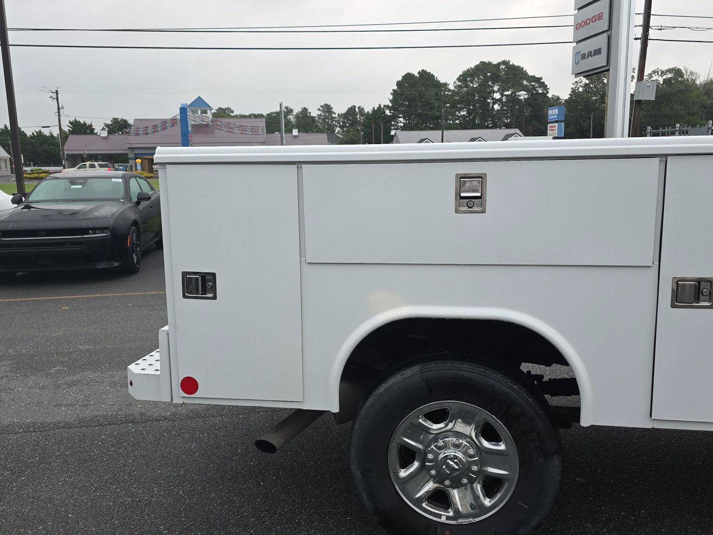 Used 2024 RAM 3500 Tradesman w/ Chrome Appearance Group AWD/4WD image 8