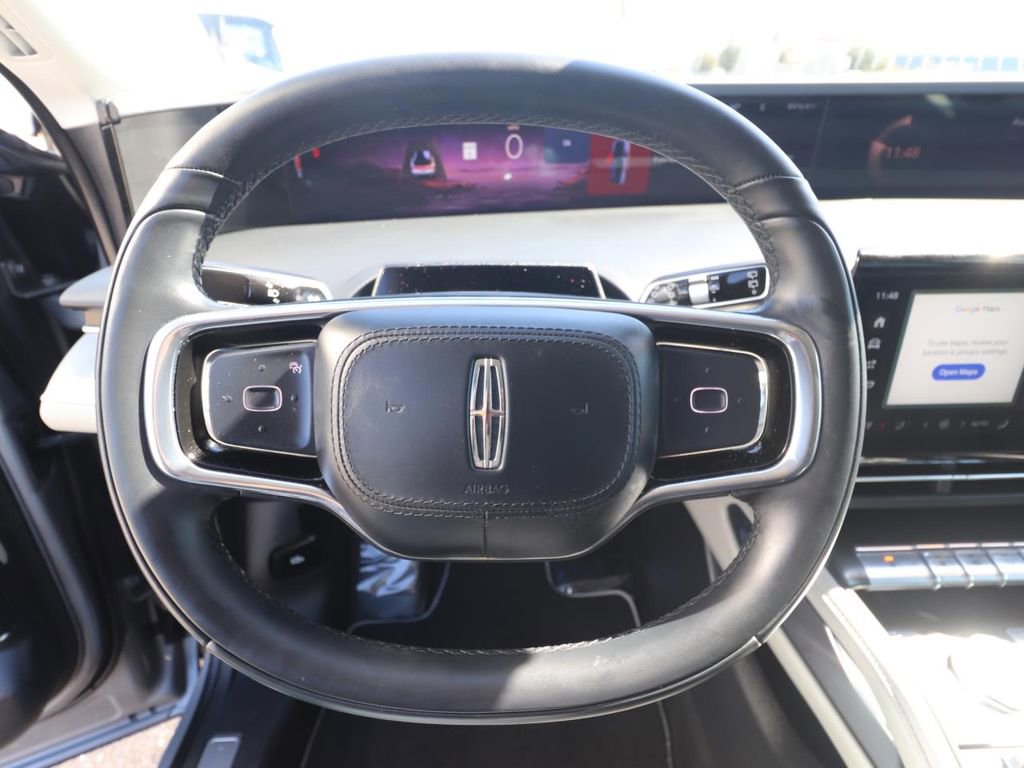 Used 2025 Lincoln Nautilus Premier image 18