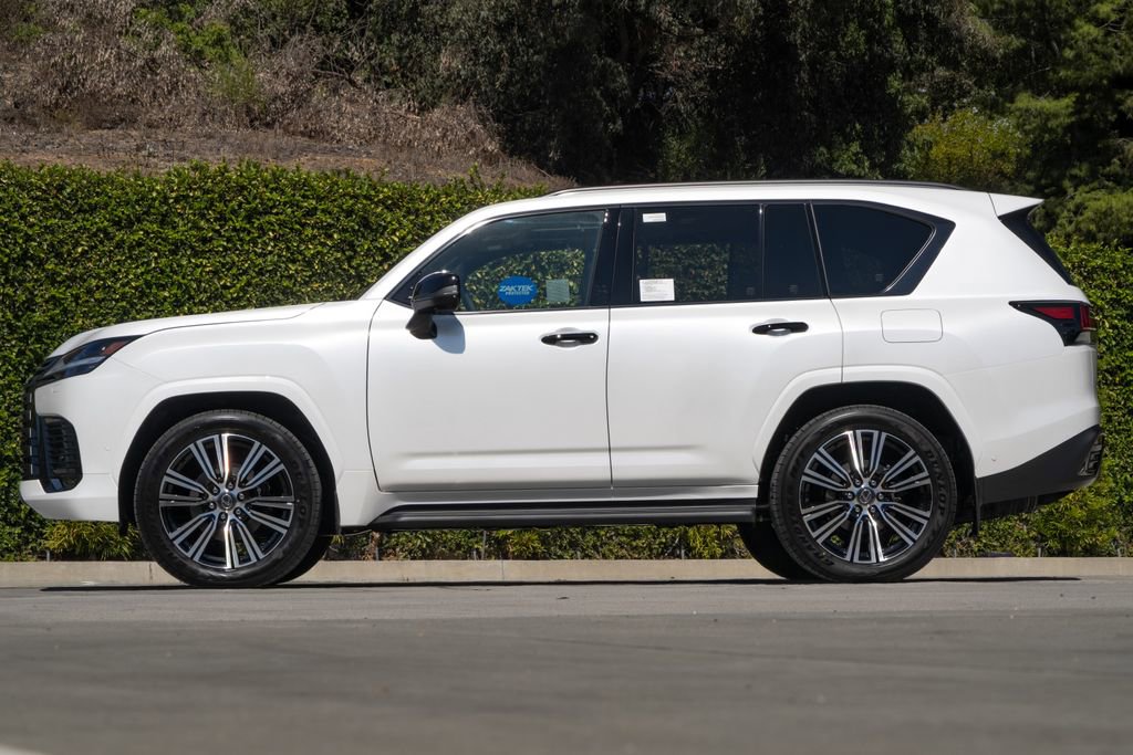 New 2026 Lexus LX 700h Luxury image 7