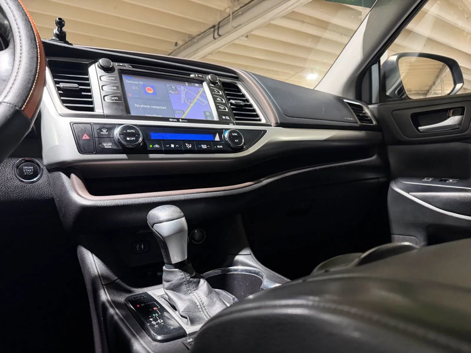 Used 2015 Toyota Highlander XLE AWD/4WD image 15