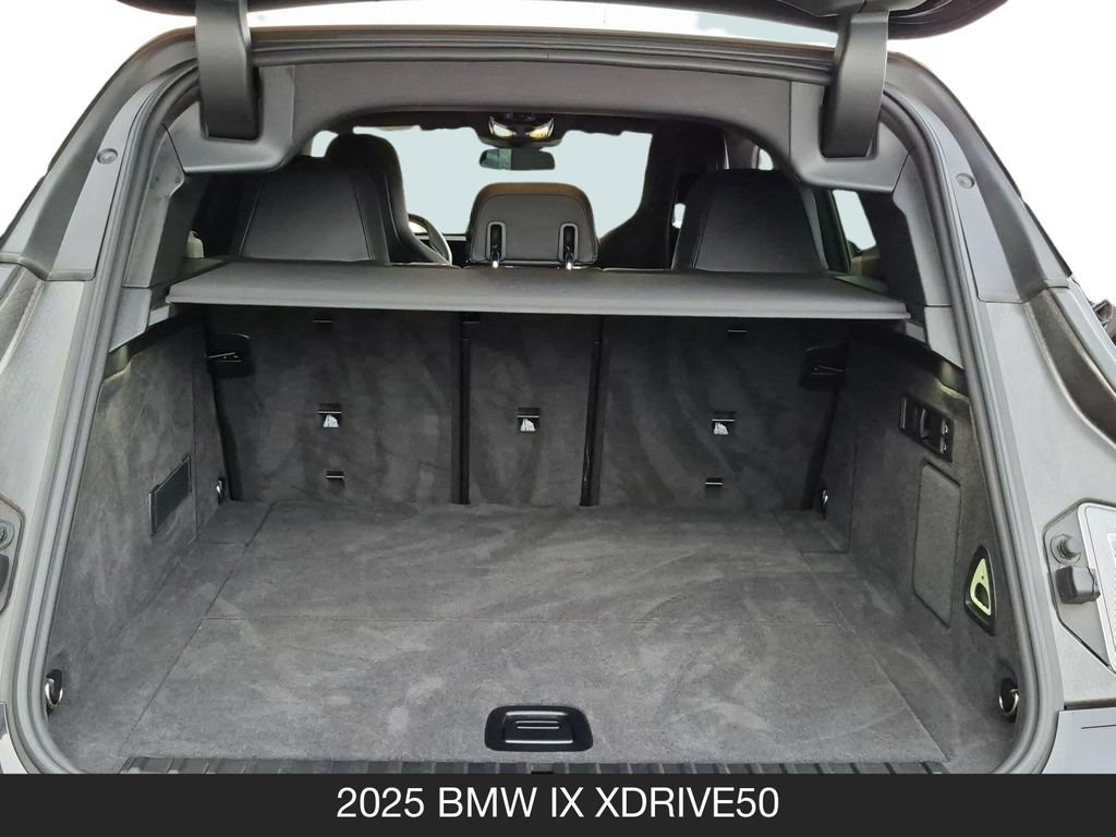 Used 2025 BMW iX xDrive50 AWD/4WD image 25
