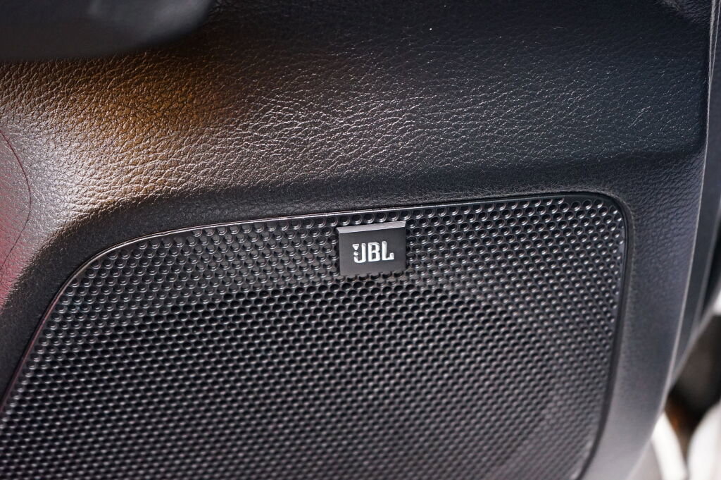 Used 2019 Toyota Tacoma Limited image 14