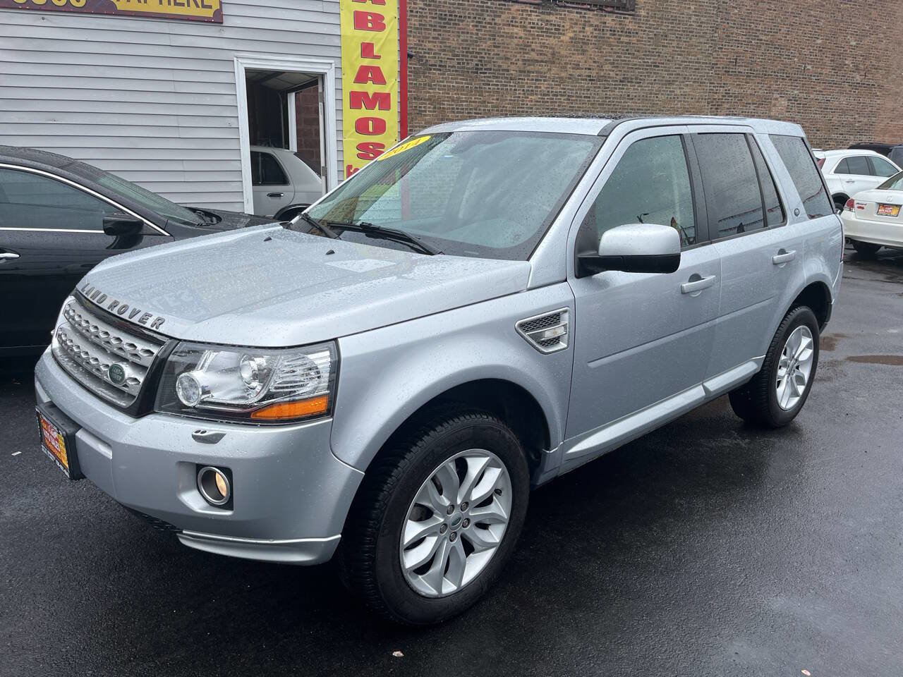 Used 2013 Land Rover LR2 HSE w/ HSE Pkg image 2