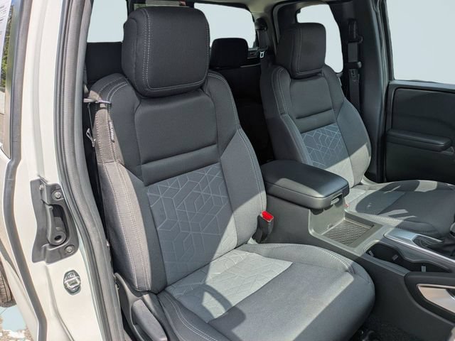 Used 2025 Nissan Frontier SV RWD image 18