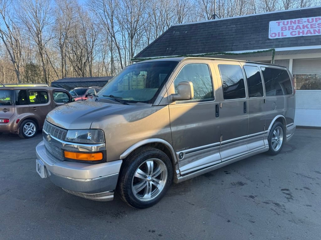 Used 2004 Chevrolet Express 1500 RWD image 2