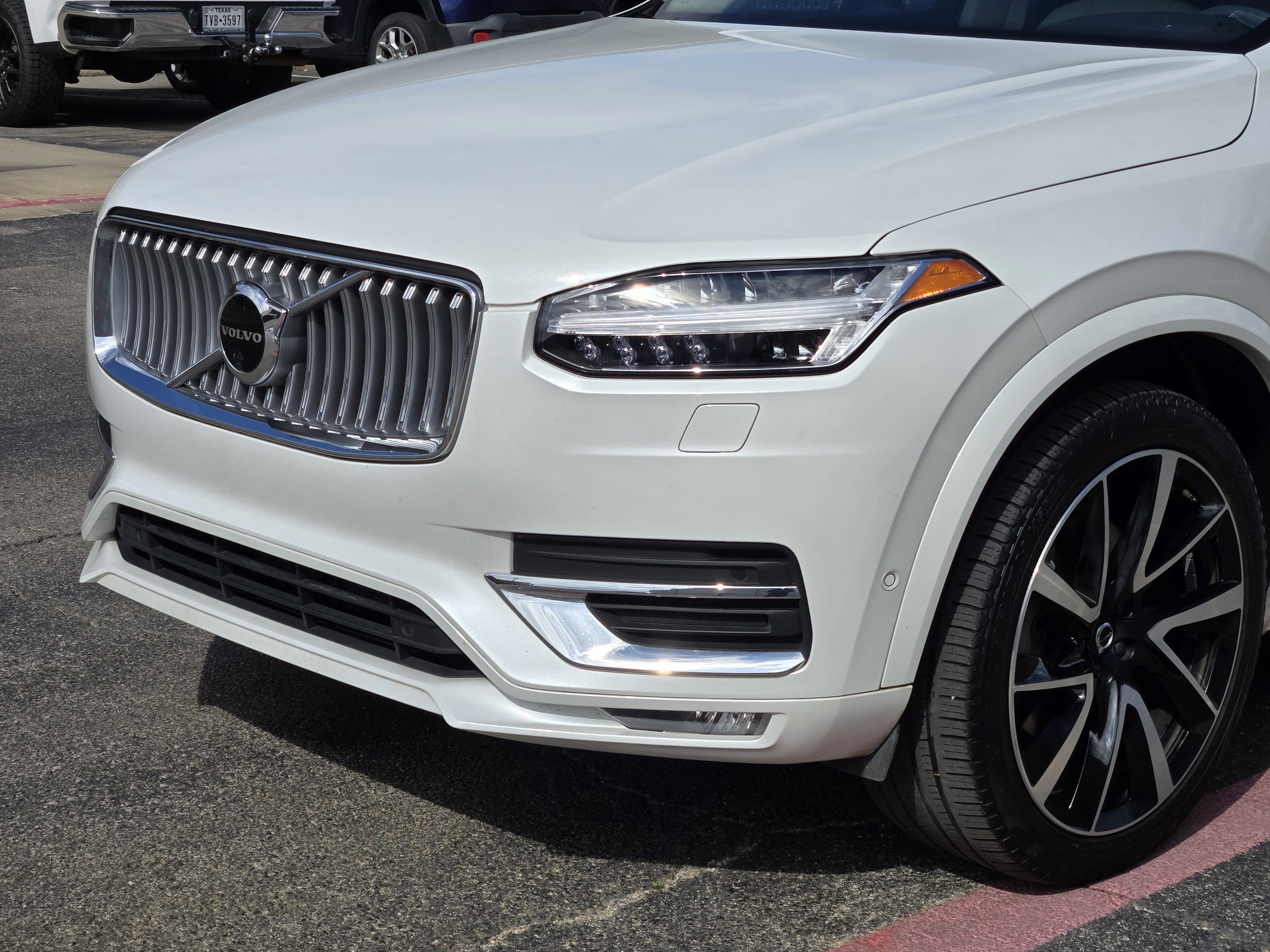 Used 2023 Volvo XC90 B6 Plus w/ Protection Package Premier image 12