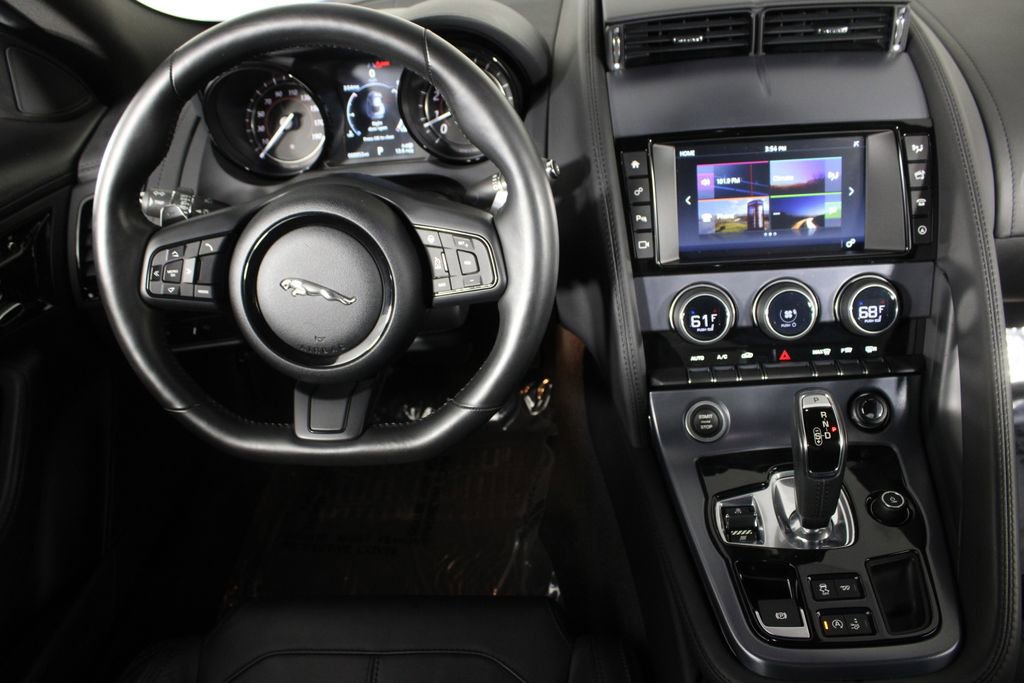 Used 2018 Jaguar F-TYPE Coupe image 4