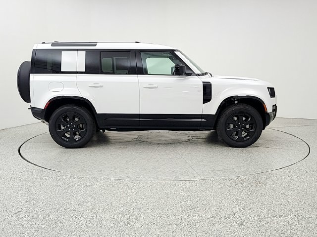 New 2026 Land Rover Defender 110 X-Dynamic SE AWD/4WD image 4