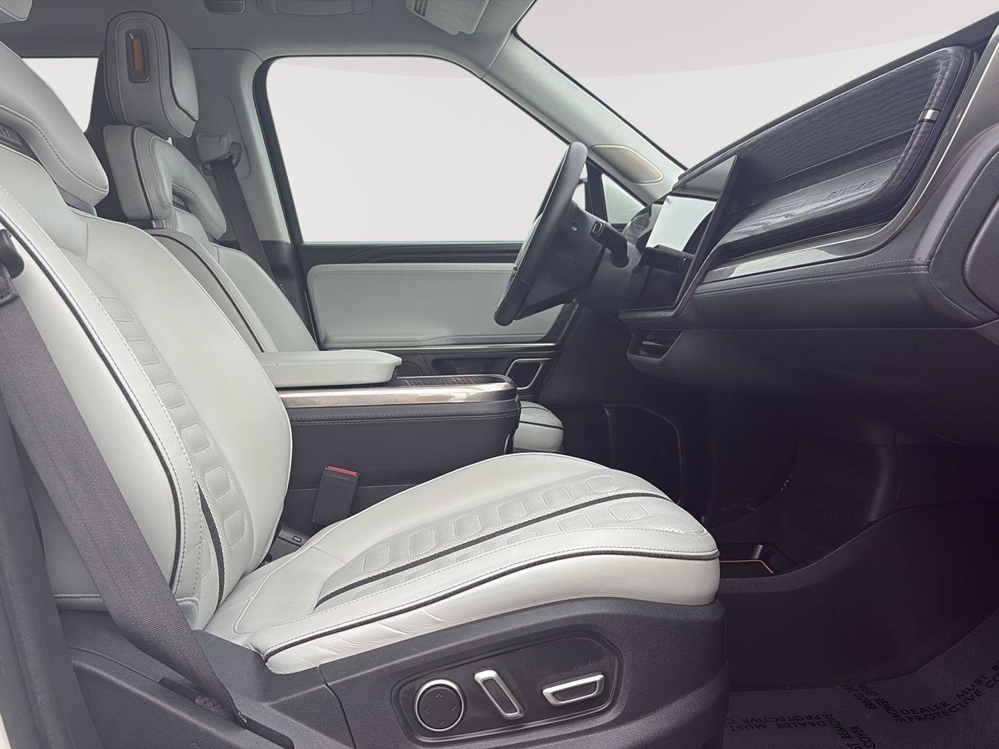 Used 2024 Rivian R1S Adventure image 56