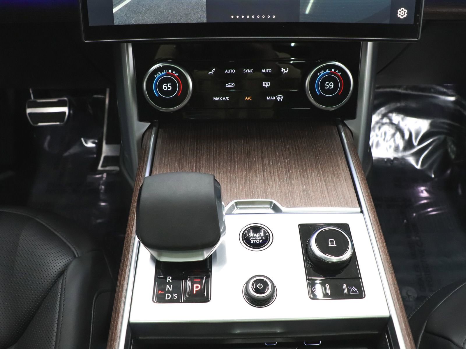 Used 2023 Land Rover Range Rover SE image 43