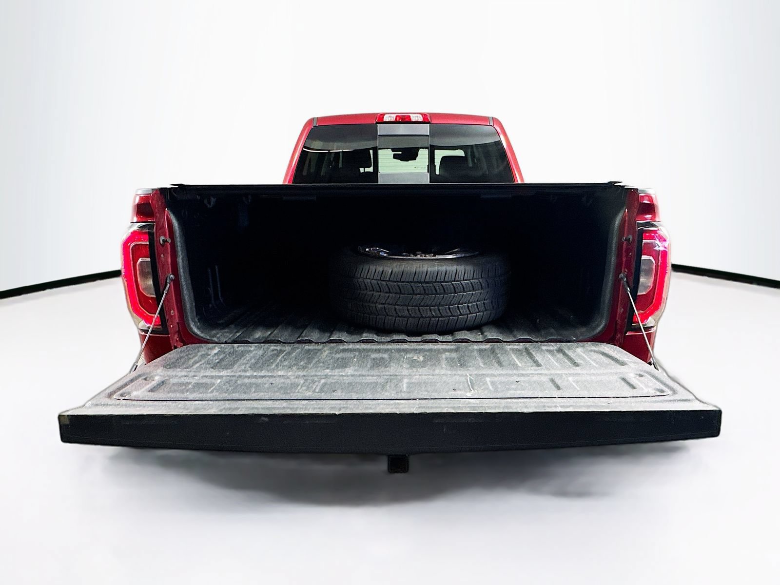 Used 2018 GMC Sierra 1500 SLT AWD/4WD image 25