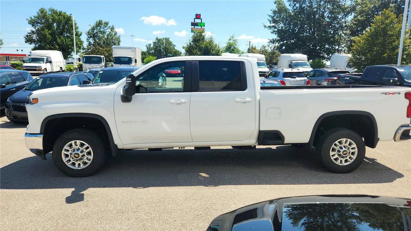 Used 2025 Chevrolet Silverado 2500 LT w/ Convenience Package AWD/4WD image 19