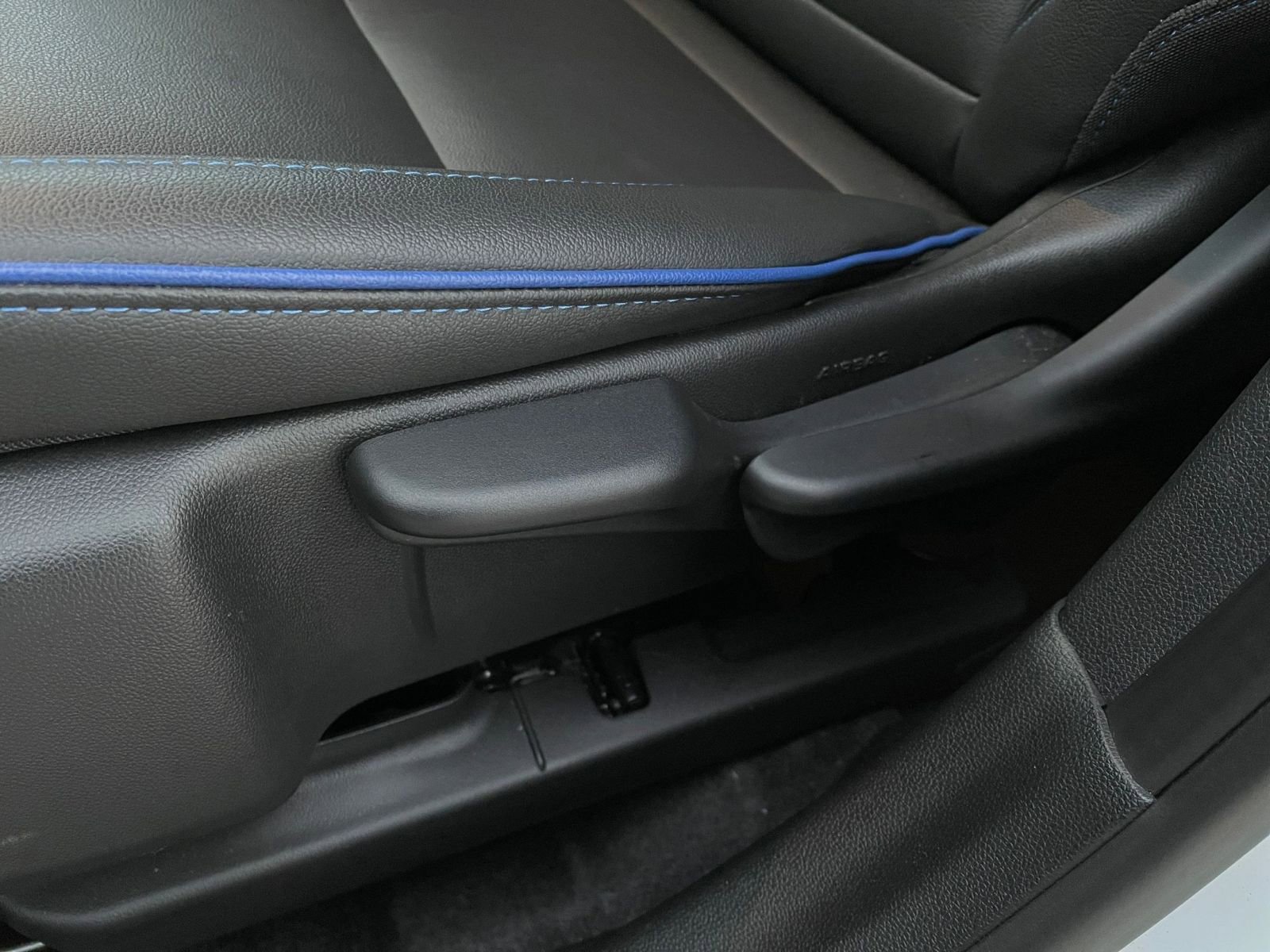 Used 2025 Buick Envista Sport Touring image 23