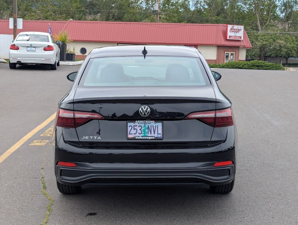 Used 2023 Volkswagen Jetta S FWD image 4