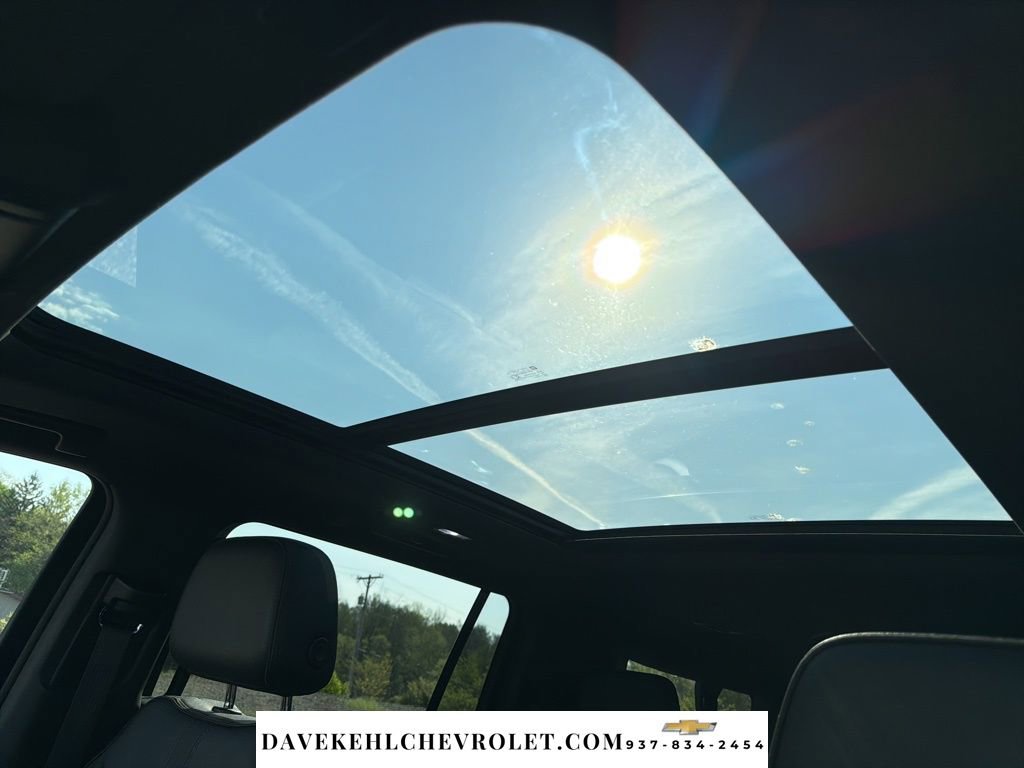 Used 2021 Chevrolet Suburban RST AWD/4WD image 18