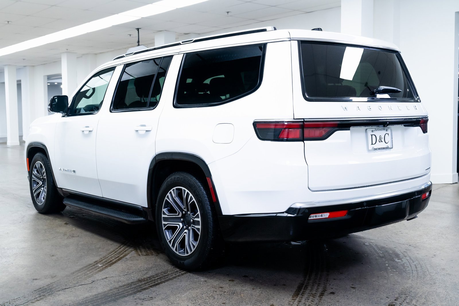 Used 2024 Jeep Wagoneer Series II w/ Convenience Group I image 4