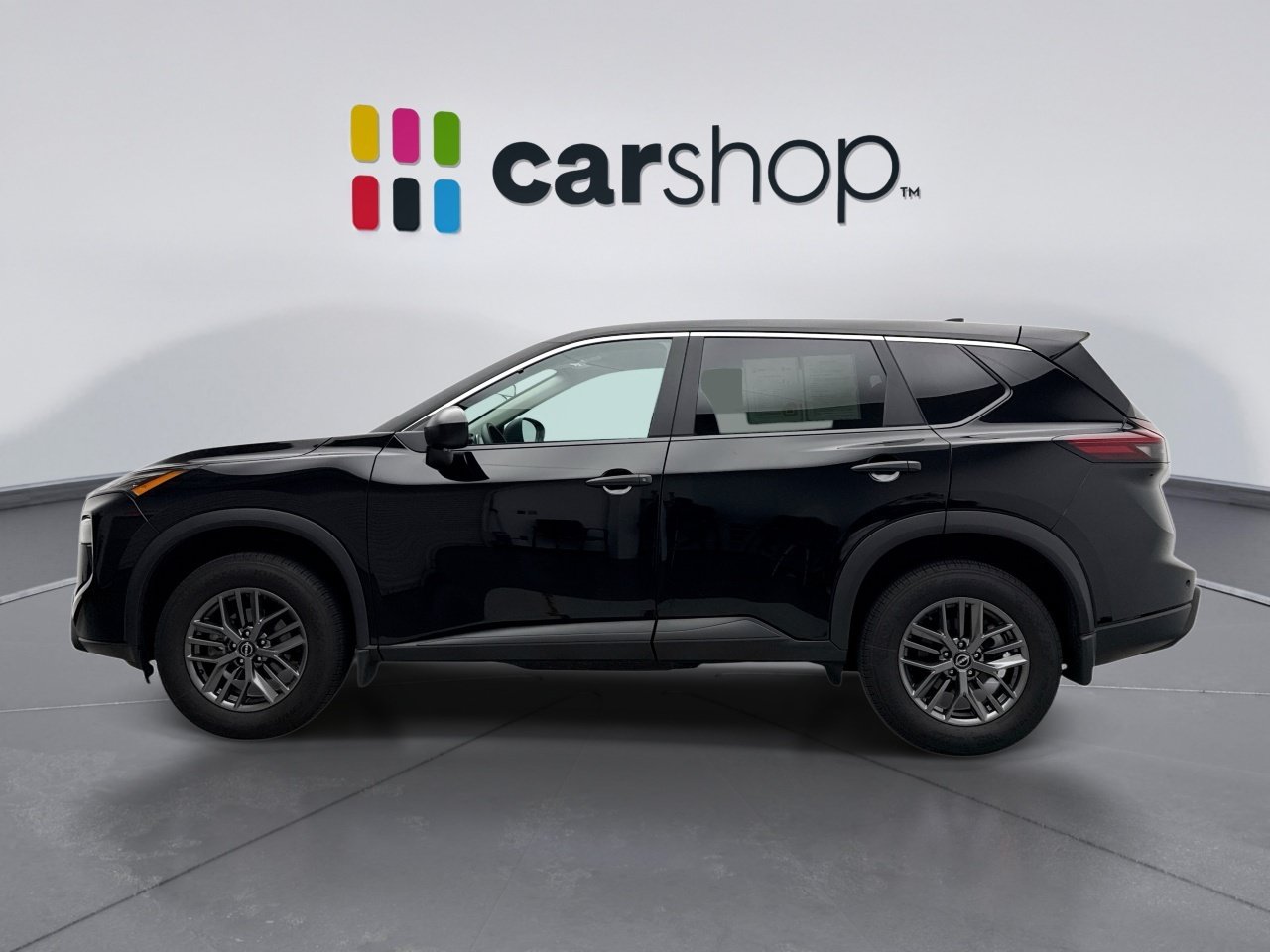 Used 2025 Nissan Rogue S AWD/4WD image 2