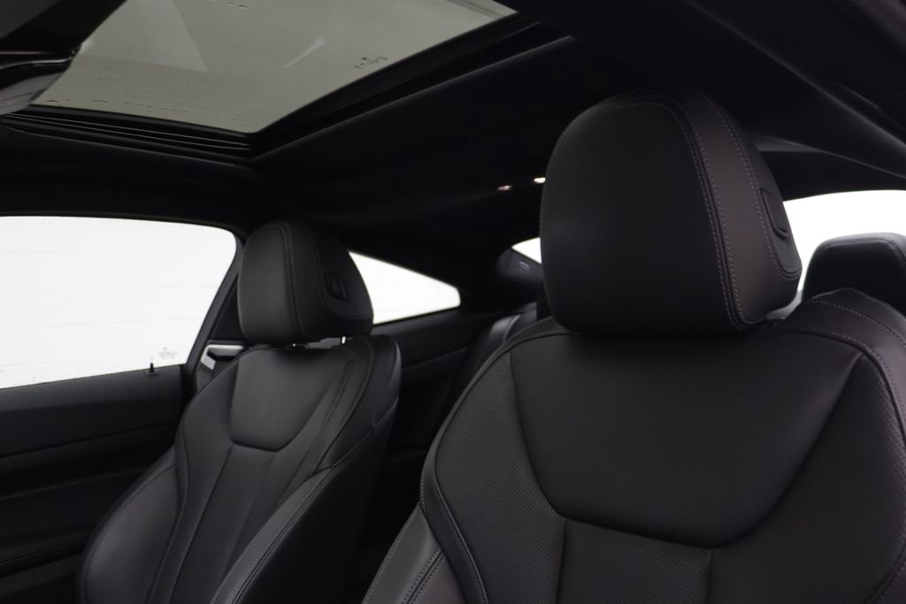 Used 2024 BMW 430i xDrive Coupe w/ Premium Package image 12
