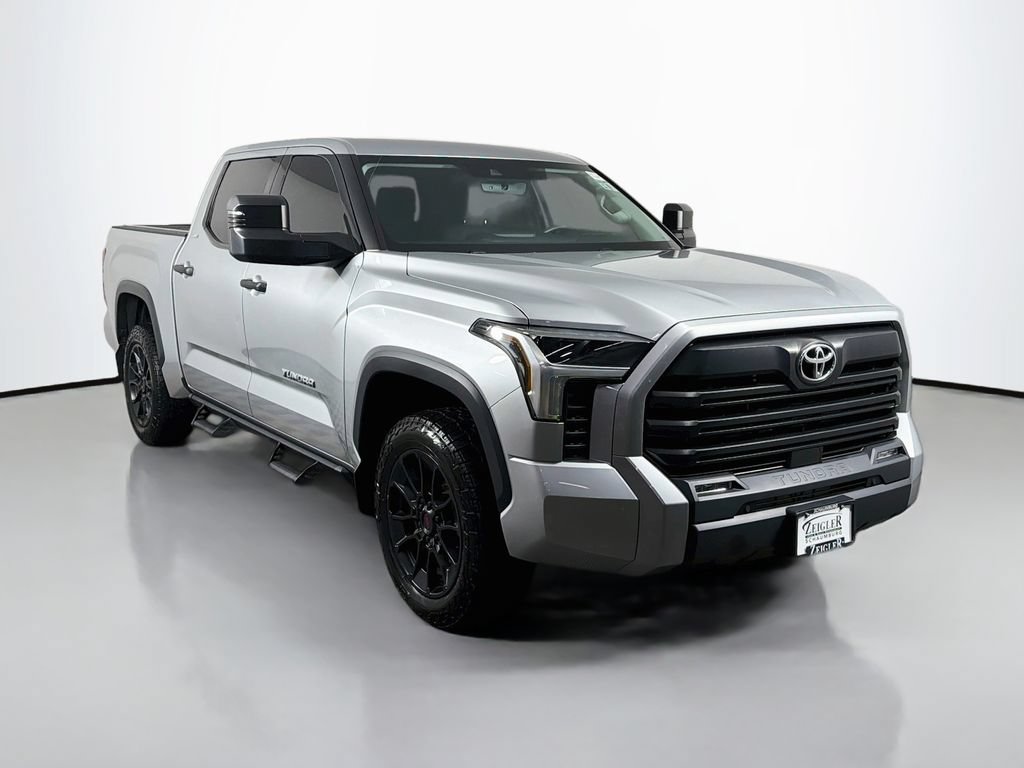 Used 2022 Toyota Tundra SR5 AWD/4WD image 1