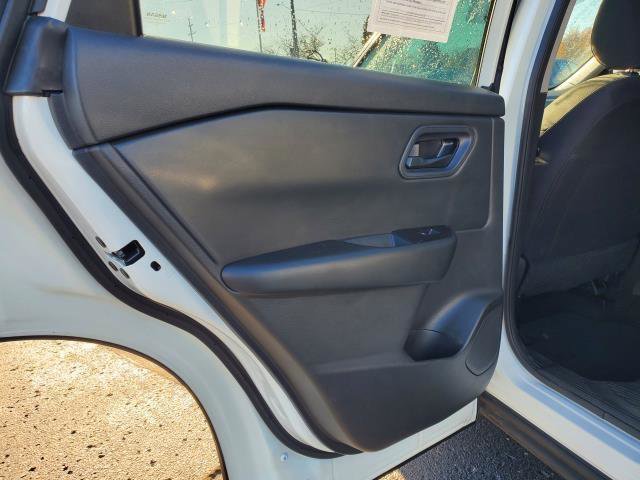 Used 2024 Nissan Rogue S image 21