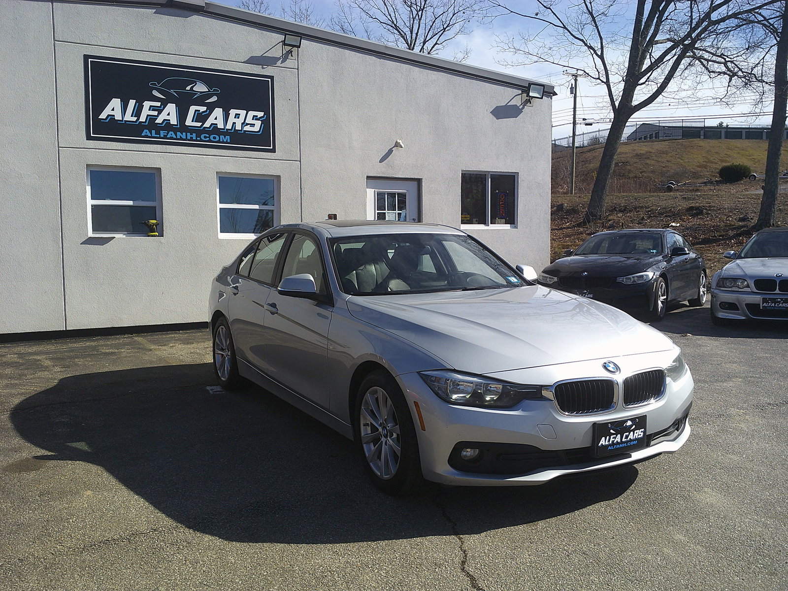 Used 2016 BMW 320i xDrive Sedan image 3
