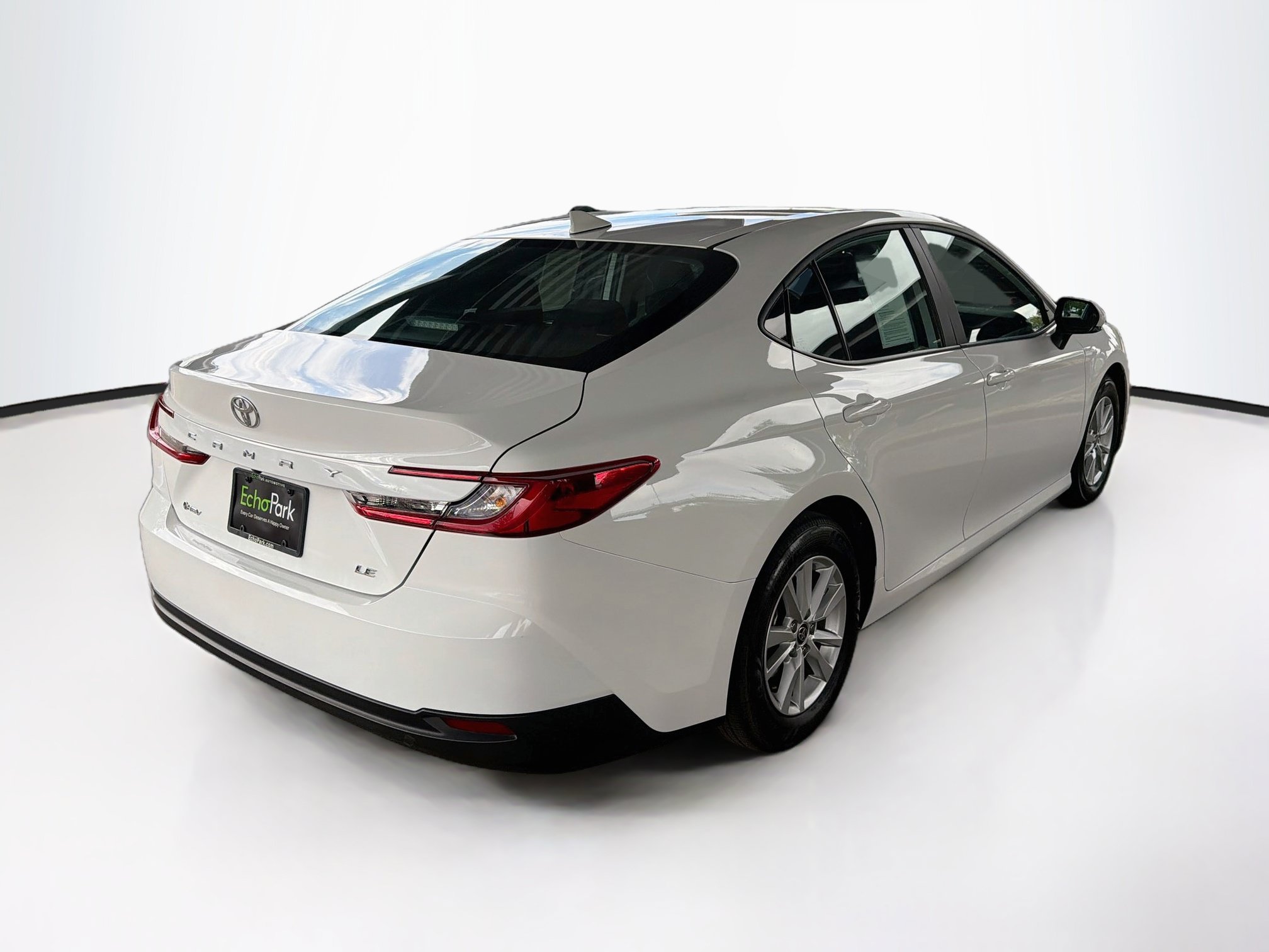 Used 2025 Toyota Camry LE FWD image 9