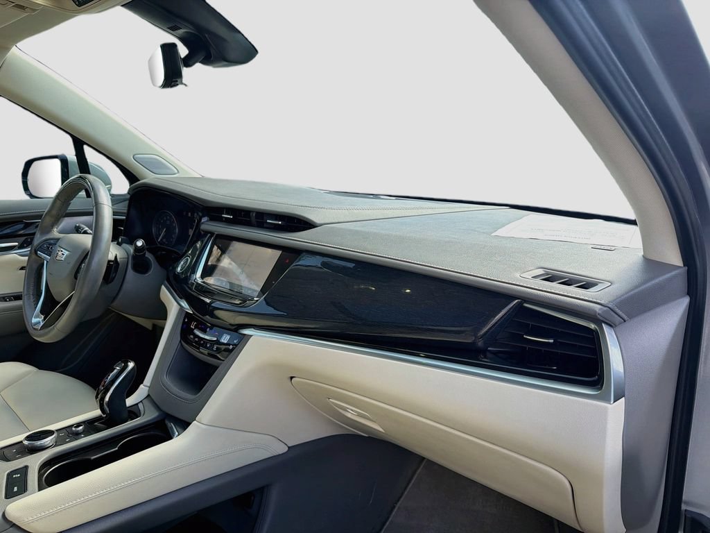 Certified 2025 Cadillac XT6 Premium Luxury w/ Technology Package AWD/4WD image 33