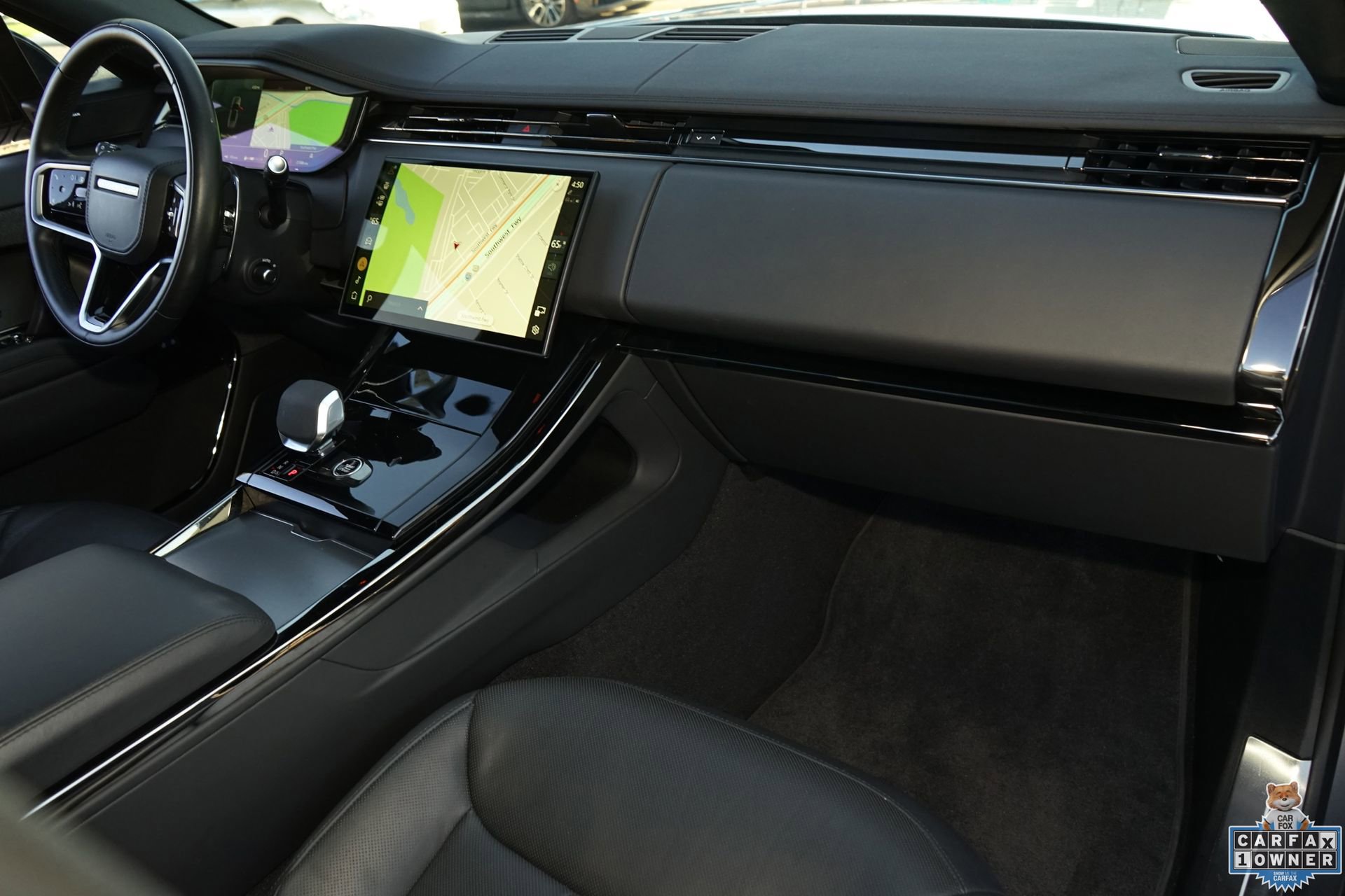 Used 2025 Land Rover Range Rover Sport SE image 11