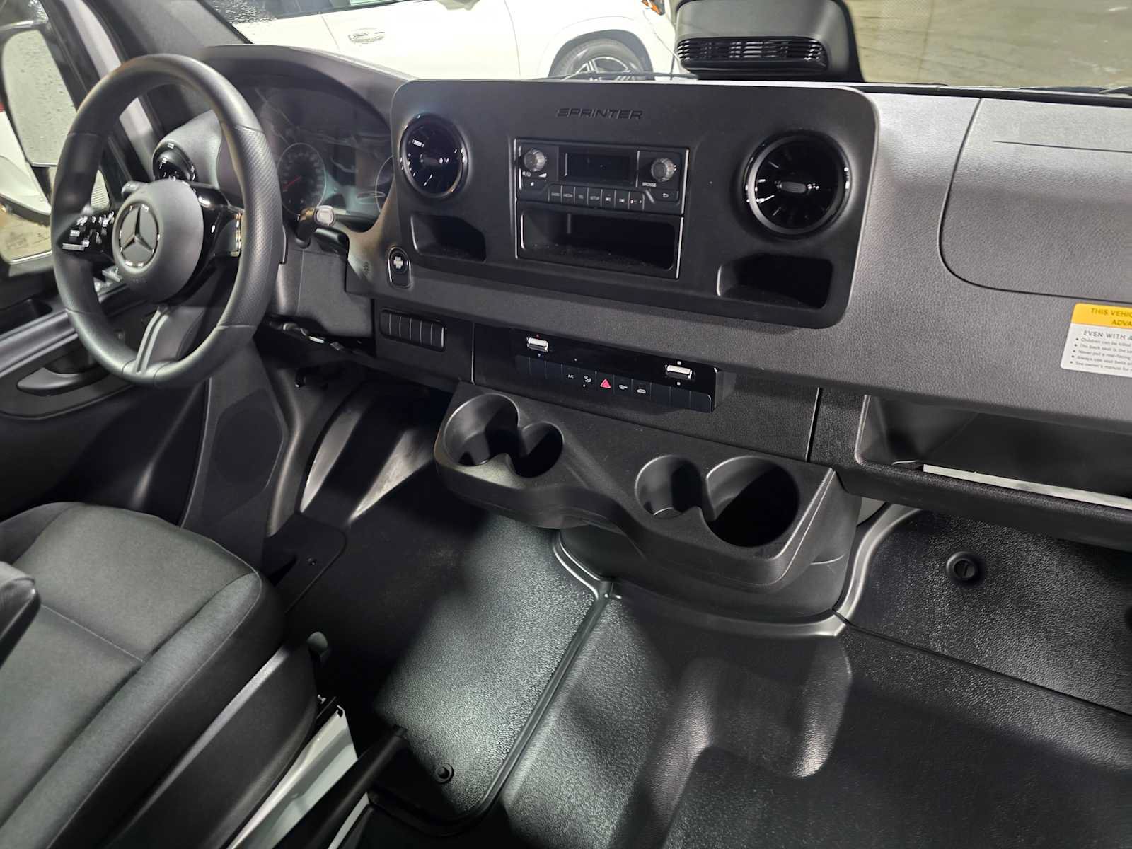 Used 2025 Mercedes-Benz Sprinter 2500 image 10