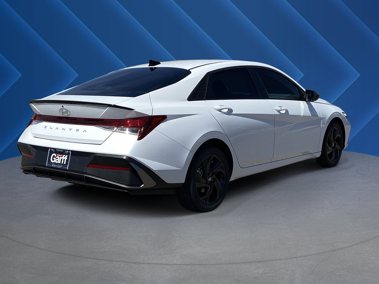 Used 2026 Hyundai Elantra Sport FWD image 3
