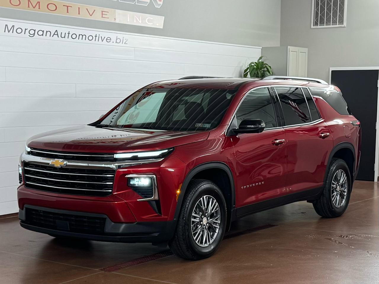 Used 2026 Chevrolet Traverse LT w/ Driver Confidence Package image 7