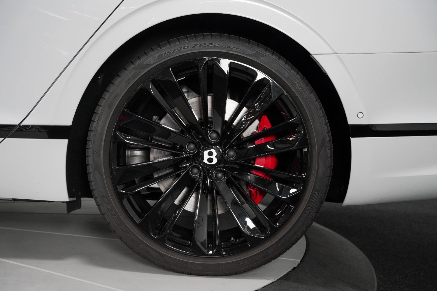 Used 2024 Bentley Flying Spur W12 image 19