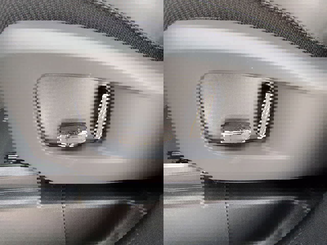 New 2026 Land Rover Defender 110 OCTA image 17