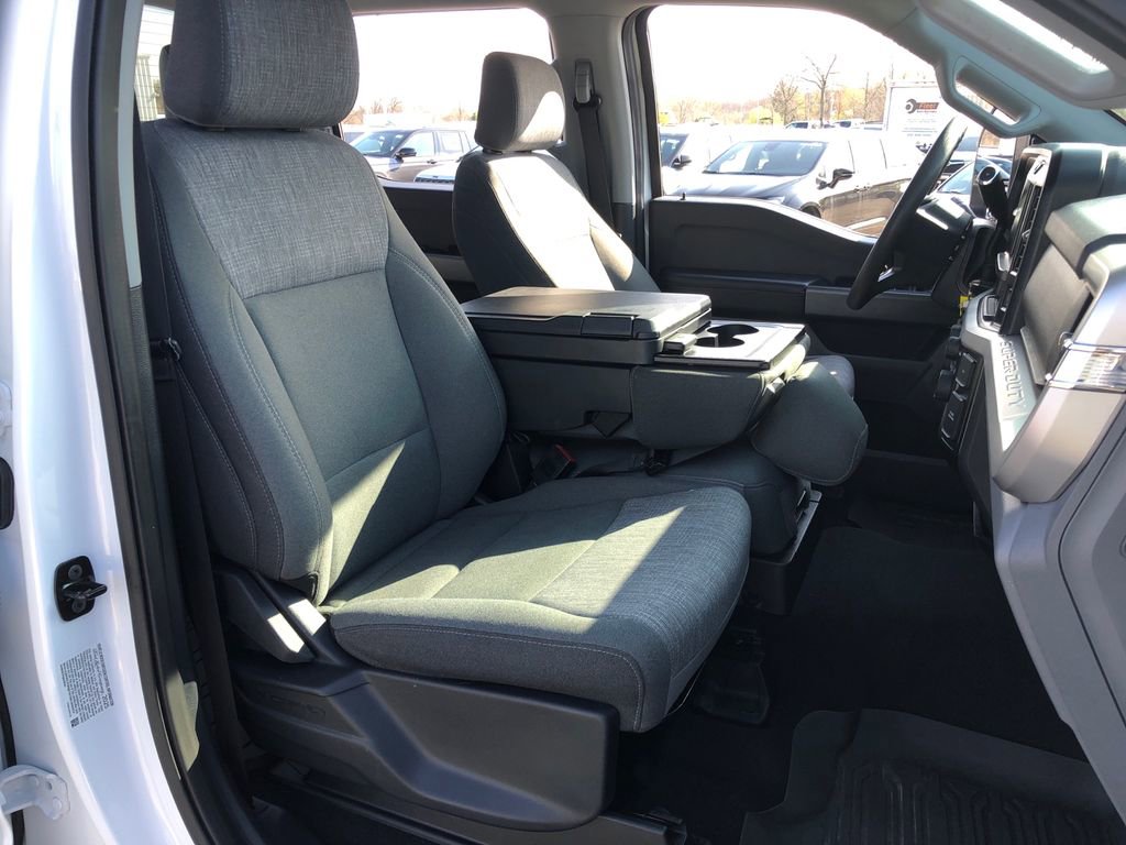 Used 2025 Ford F350 XLT AWD/4WD image 24