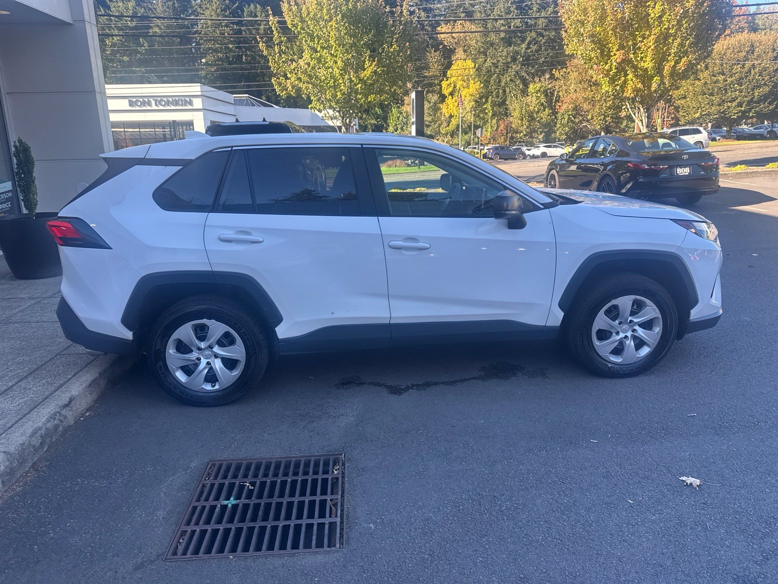 Used 2025 Toyota RAV4 LE AWD/4WD image 6