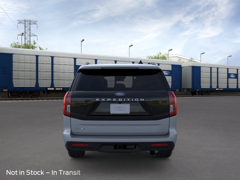 New 2026 Ford Expedition Active image 5