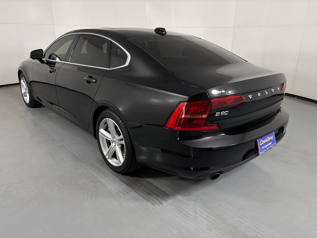 Used 2018 Volvo S90 T5 Momentum w/ Convenience Package image 6