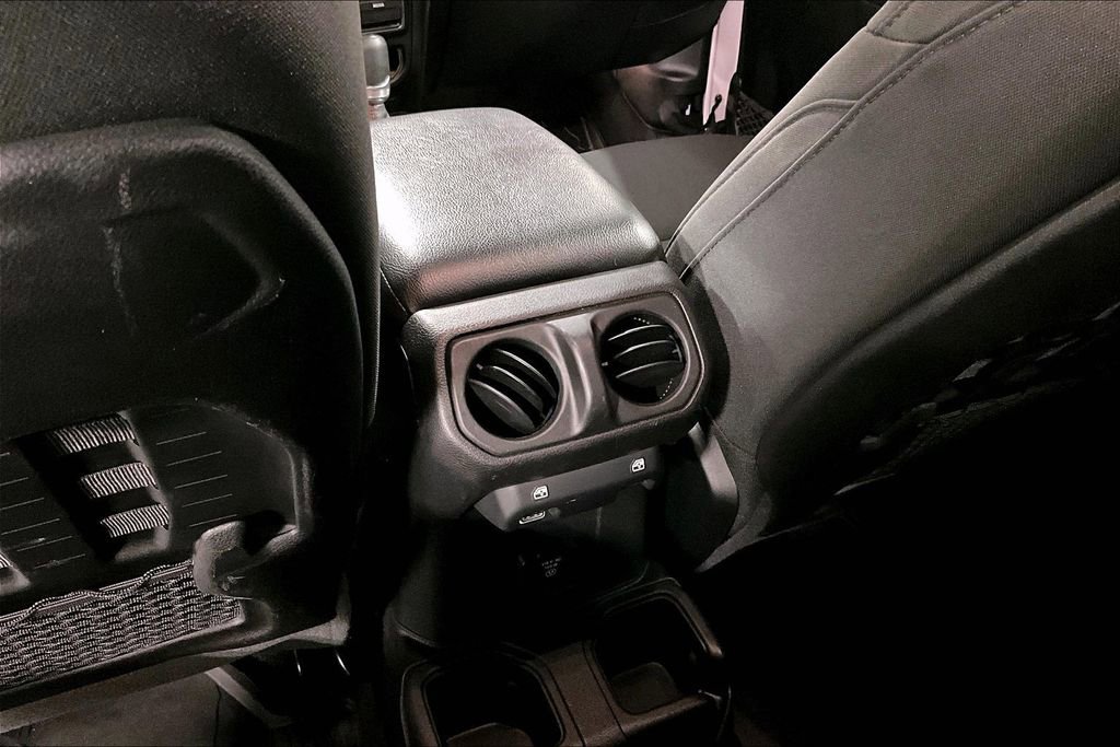 Used 2023 Jeep Wrangler Unlimited Rubicon w/ LED Lighting Group image 32