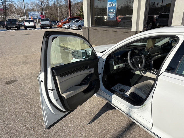 Used 2018 Honda Accord EX-L image 9