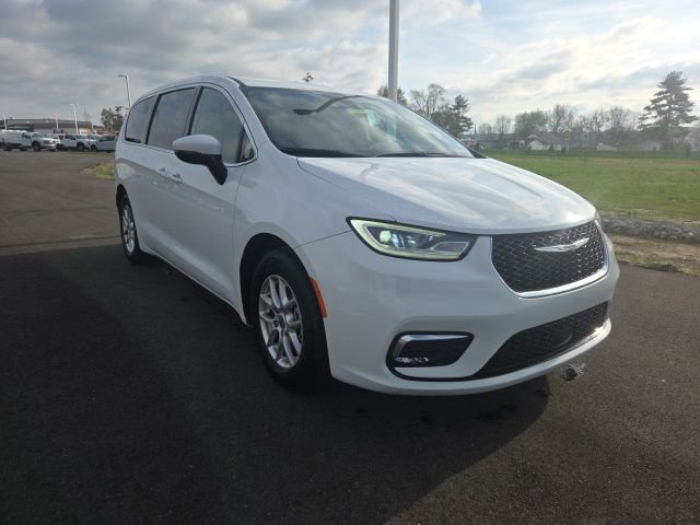 Used 2023 Chrysler Pacifica Touring-L