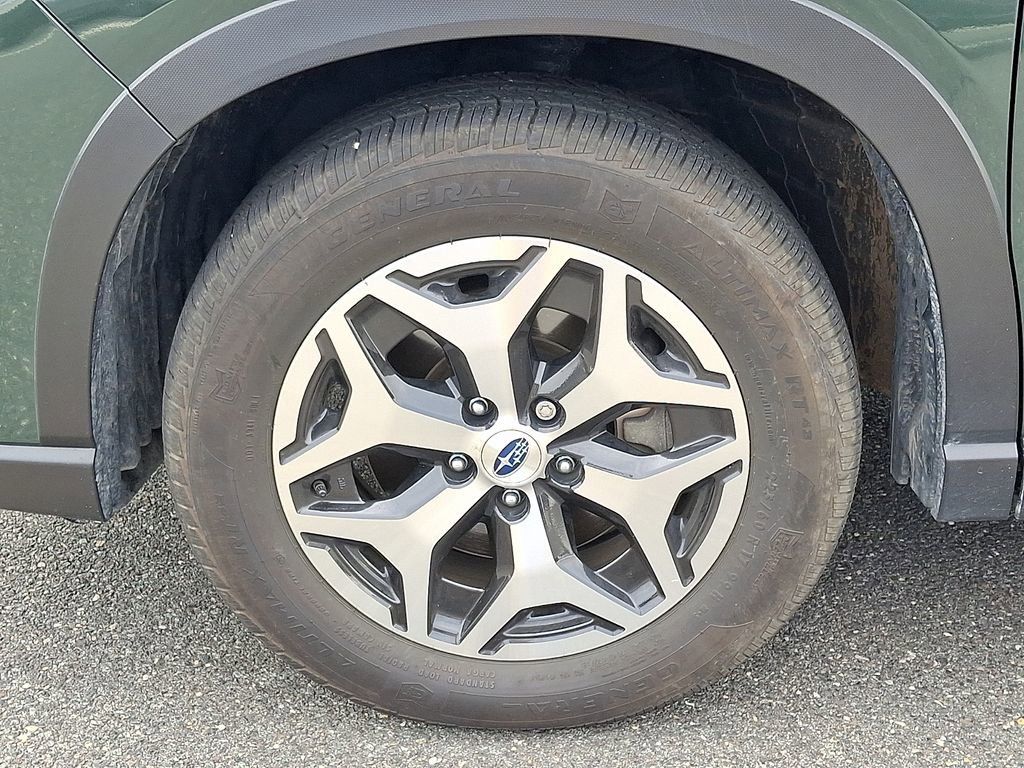 Used 2022 Subaru Forester Premium image 12