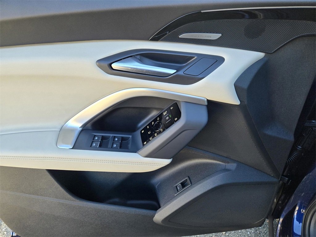 New 2025 Audi Q5 Premium Plus image 17