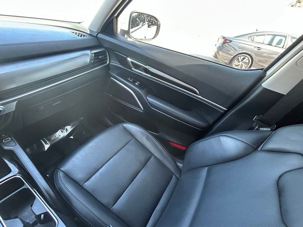 Used 2024 Kia Telluride S image 11